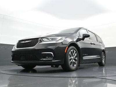 2023 Chrysler Pacifica Hybrid Hybrid Pinnacle