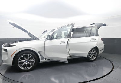 2025 BMW X7 xDrive40i