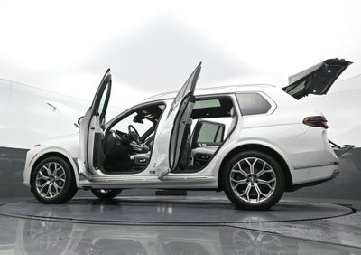 2025 BMW X7 xDrive40i