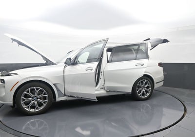 2025 BMW X7 xDrive40i