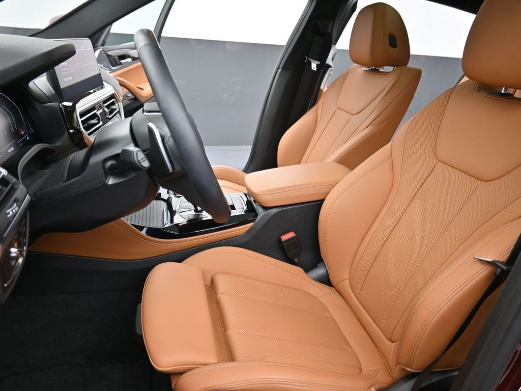 2025 BMW X4 xDrive30i