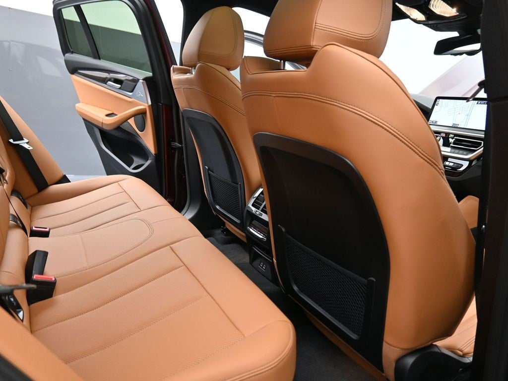 2025 BMW X4 xDrive30i