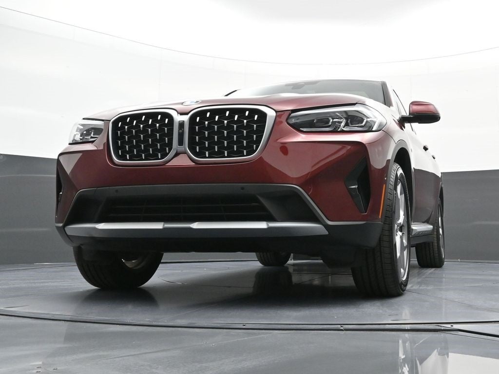 2025 BMW X4 xDrive30i