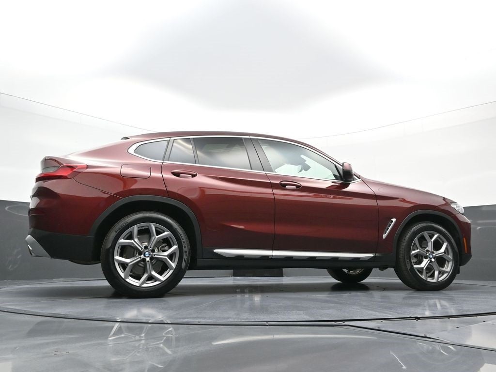 2025 BMW X4 xDrive30i