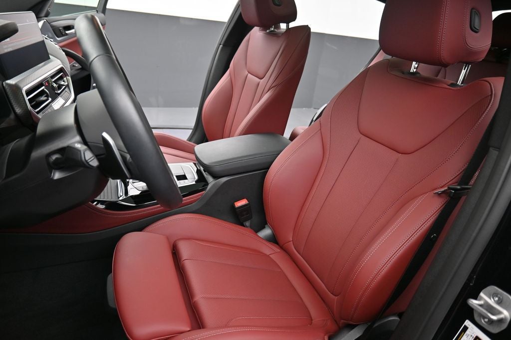 2025 BMW X4 xDrive30i
