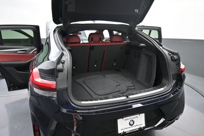 2025 BMW X4 xDrive30i