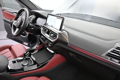 2025 BMW X4 xDrive30i