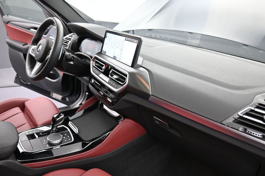 2025 BMW X4 xDrive30i