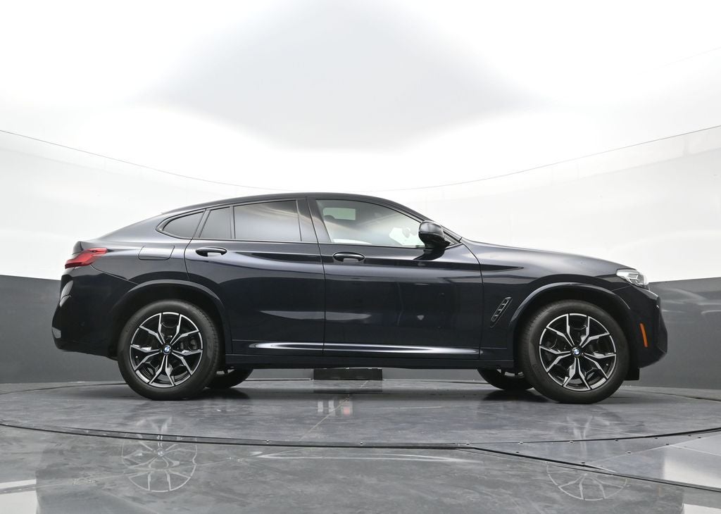 2025 BMW X4 xDrive30i
