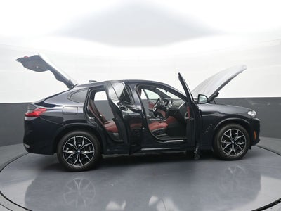 2025 BMW X4 xDrive30i