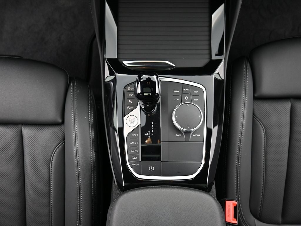 2025 BMW X4 xDrive30i