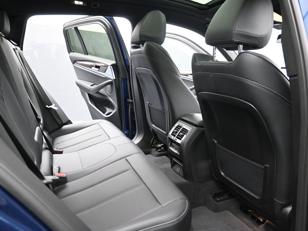 2025 BMW X4 xDrive30i