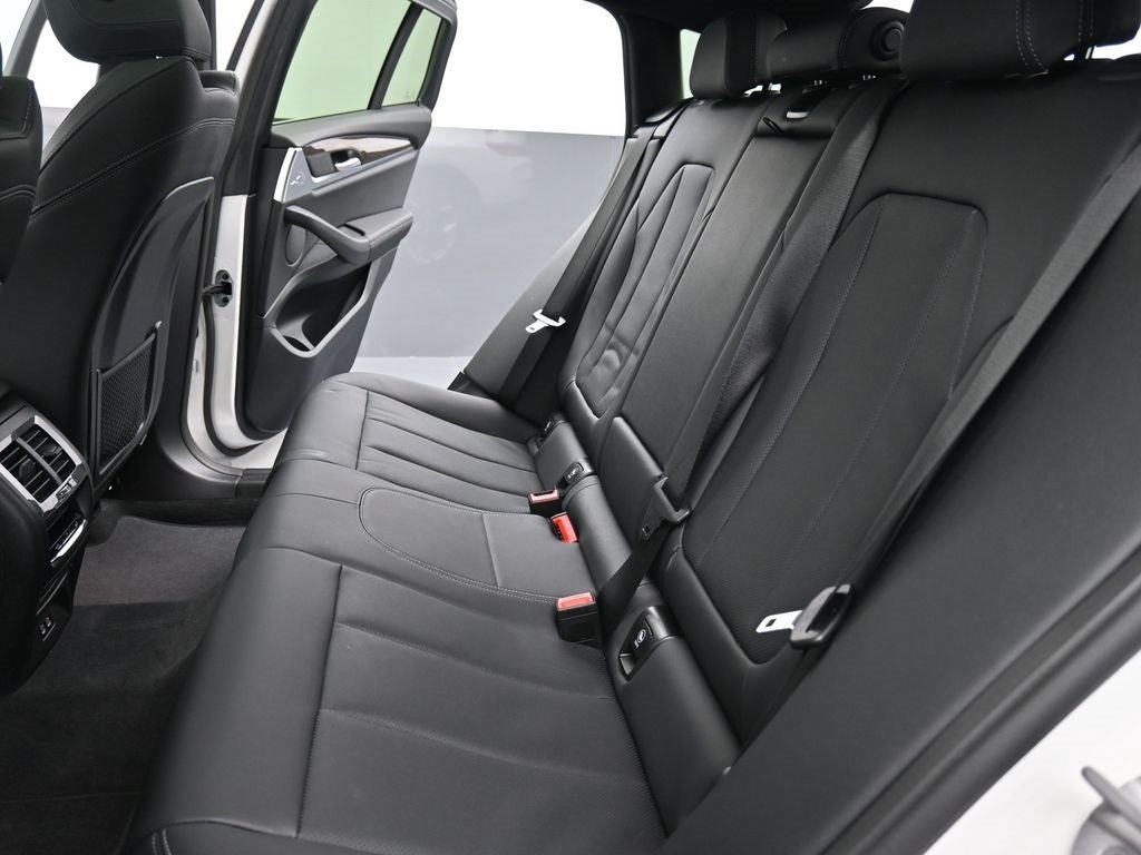 2025 BMW X4 xDrive30i