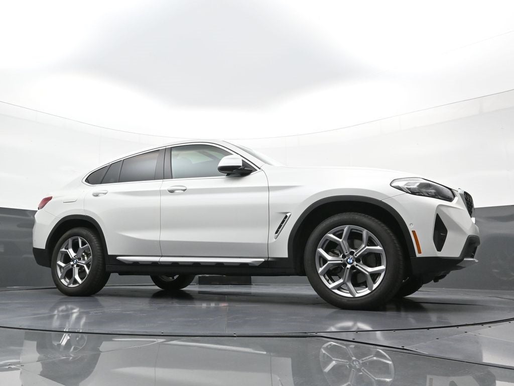 2025 BMW X4 xDrive30i