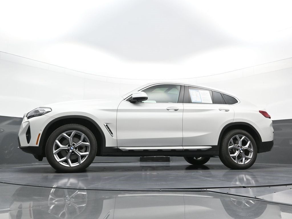 2025 BMW X4 xDrive30i