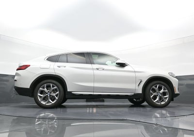 2025 BMW X4 xDrive30i
