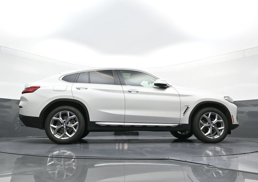 2025 BMW X4 xDrive30i
