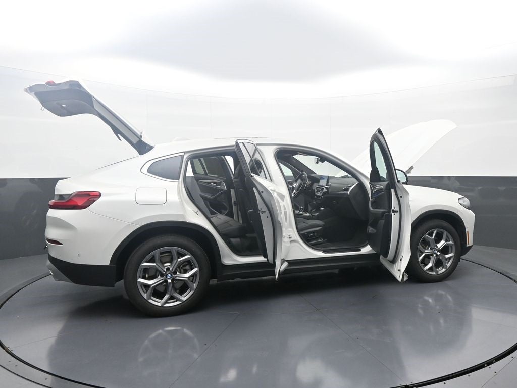 2025 BMW X4 xDrive30i