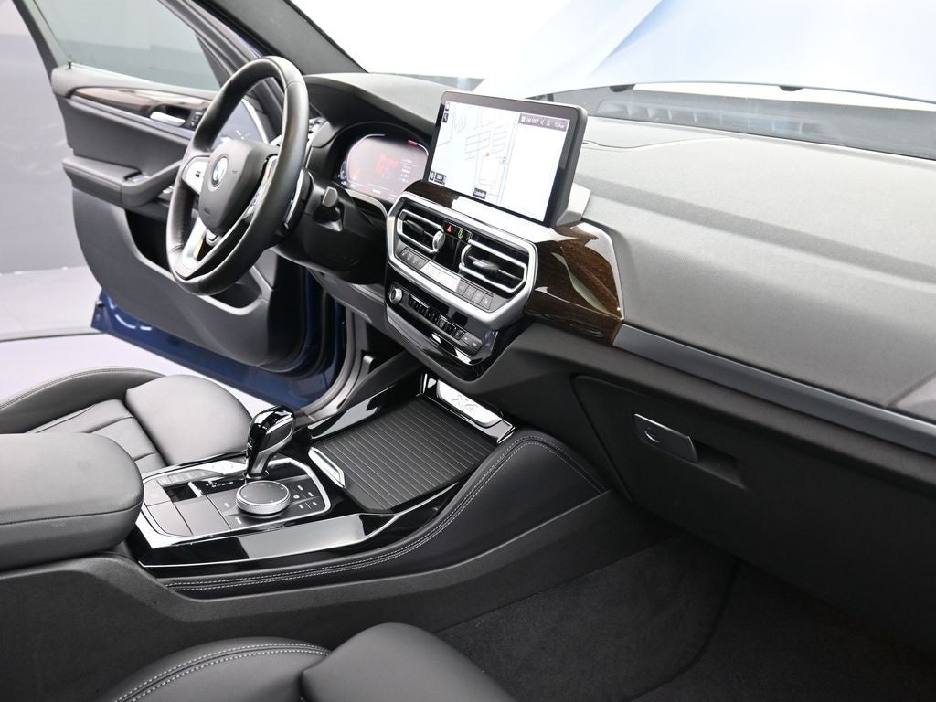 2025 BMW X4 xDrive30i