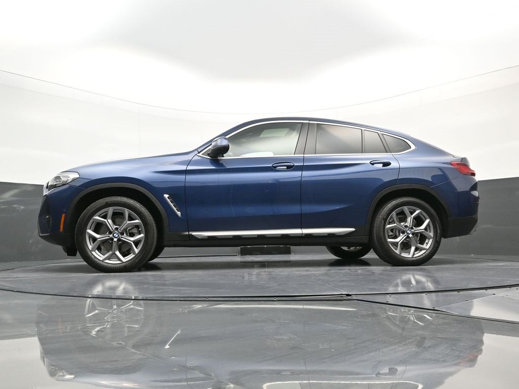 2025 BMW X4 xDrive30i