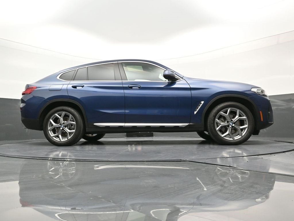2025 BMW X4 xDrive30i