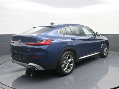 2025 BMW X4 xDrive30i