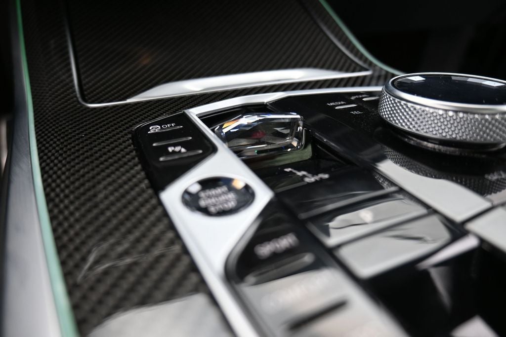 2025 BMW X7 M60i