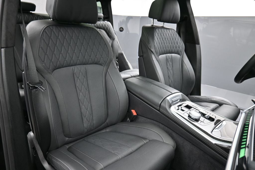 2025 BMW X7 M60i