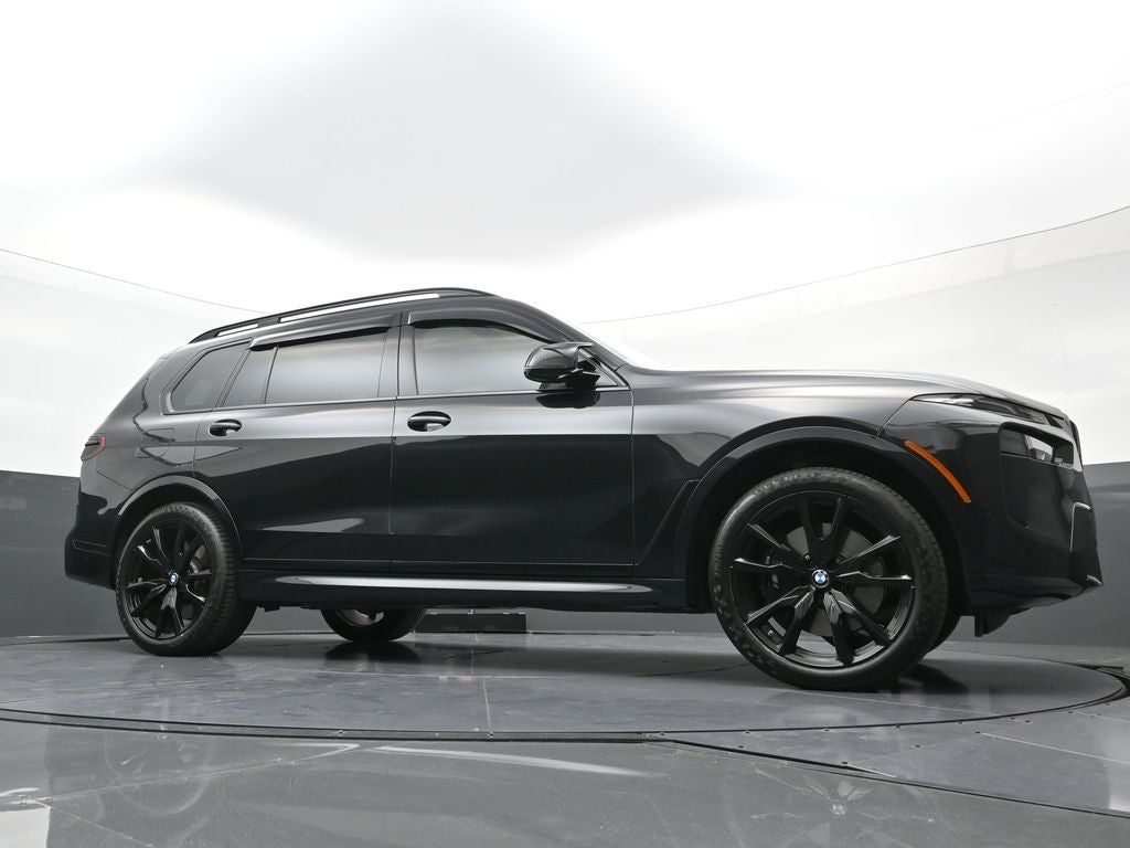 2025 BMW X7 M60i