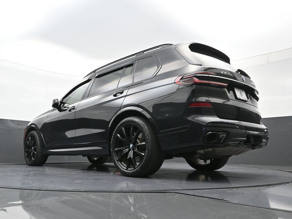 2025 BMW X7 M60i