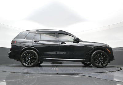2025 BMW X7 M60i