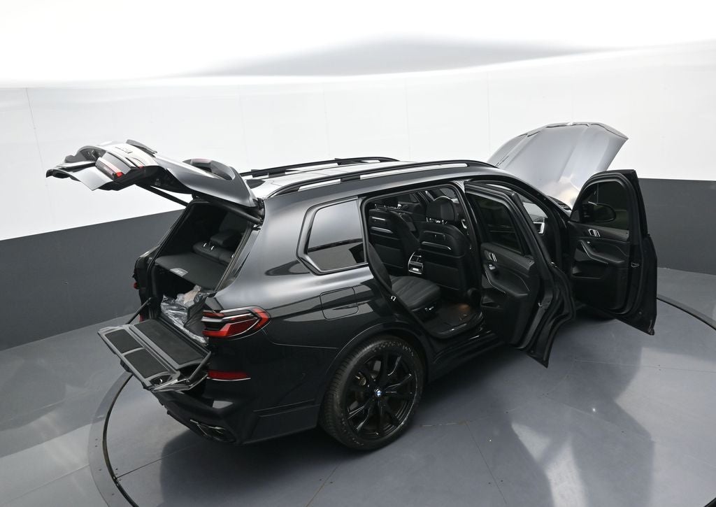 2025 BMW X7 M60i