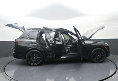 2025 BMW X7 M60i