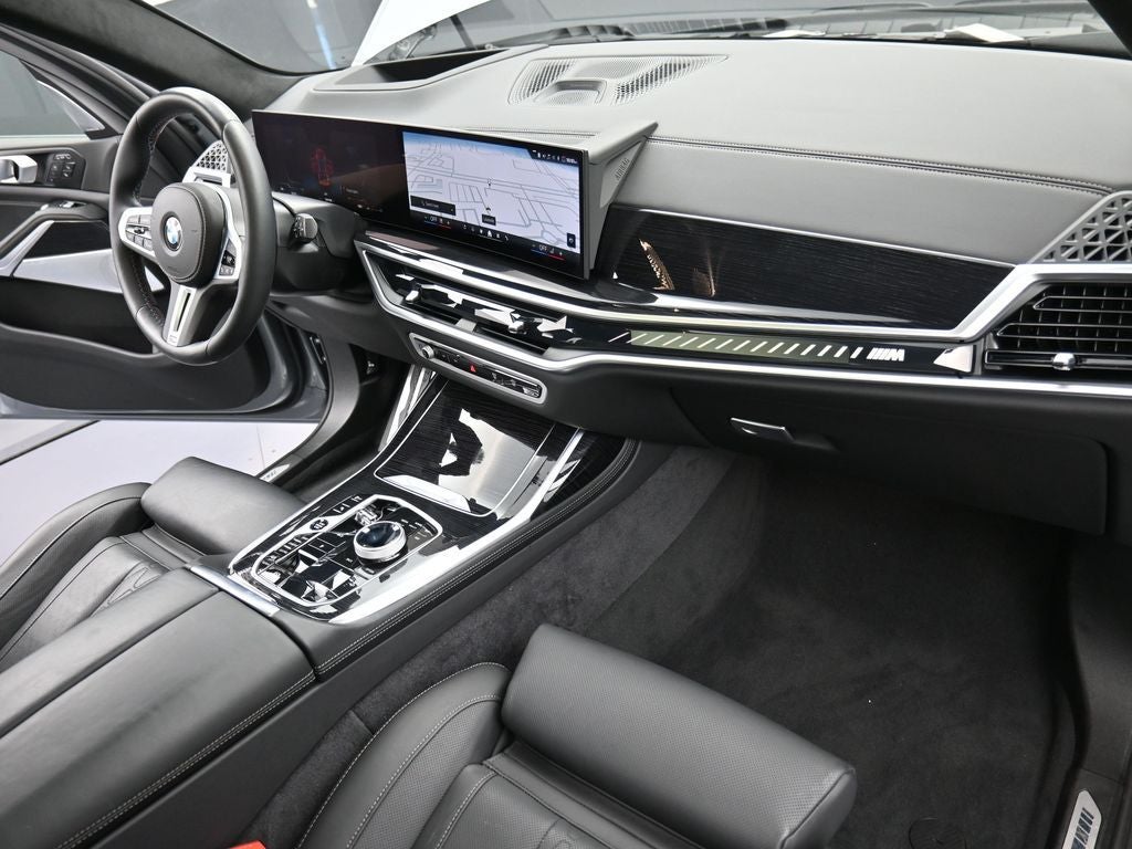 2025 BMW X7 M60i