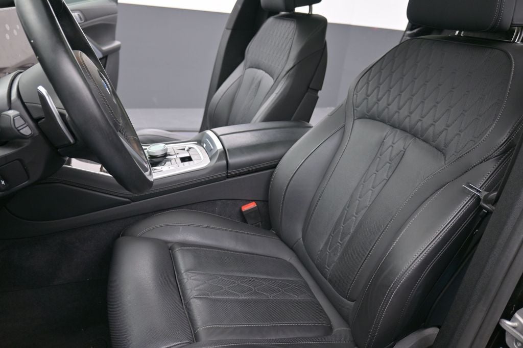 2025 BMW X6 xDrive40i