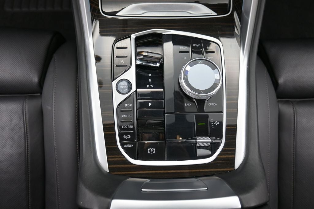 2025 BMW X6 xDrive40i