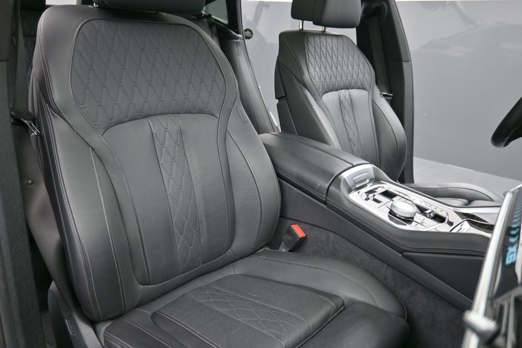 2025 BMW X6 xDrive40i