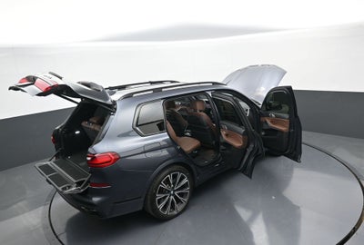 2022 BMW X7 M50i