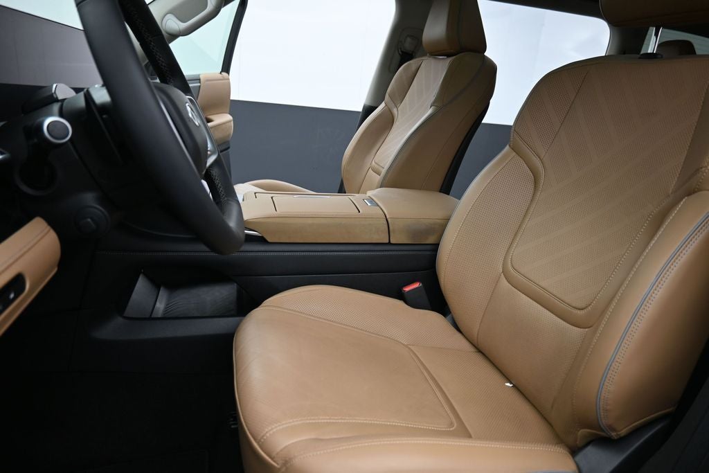 2025 INFINITI QX80 LUXE