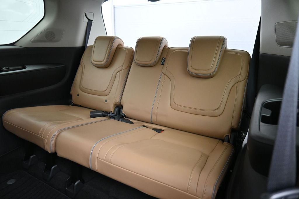 2025 INFINITI QX80 LUXE