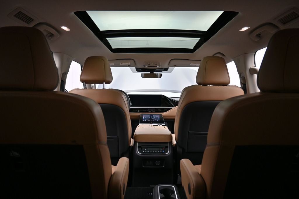 2025 INFINITI QX80 LUXE