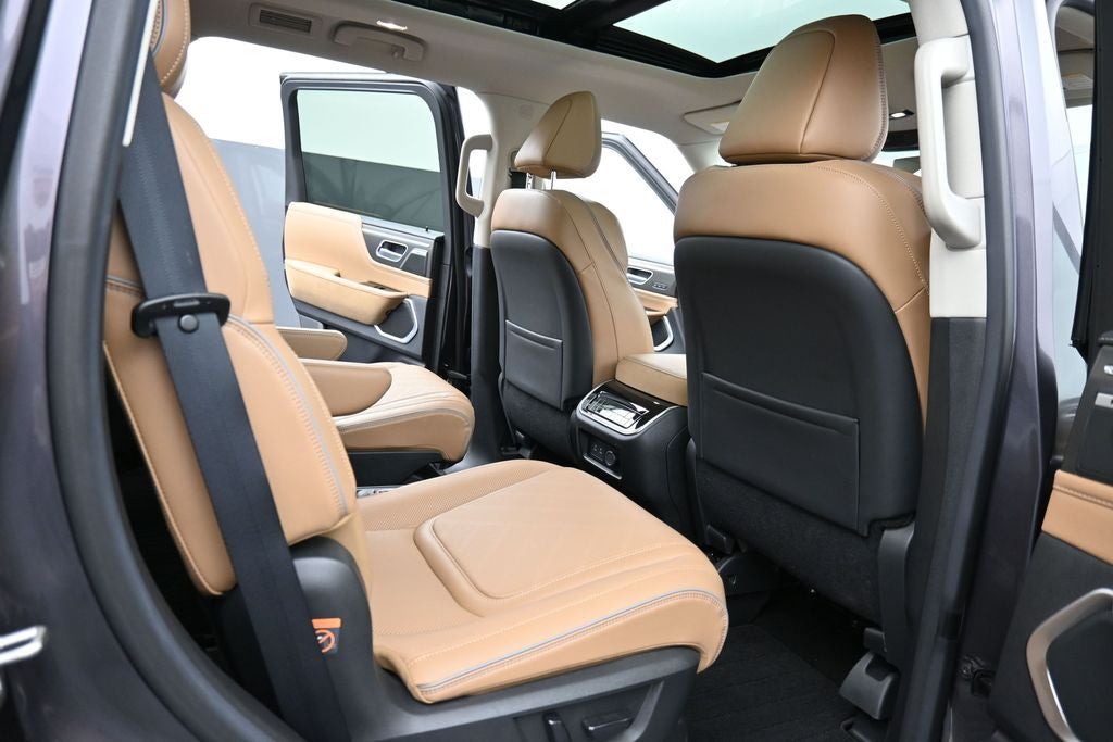 2025 INFINITI QX80 LUXE
