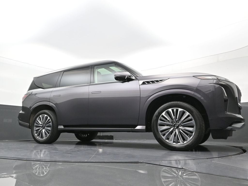 2025 INFINITI QX80 LUXE