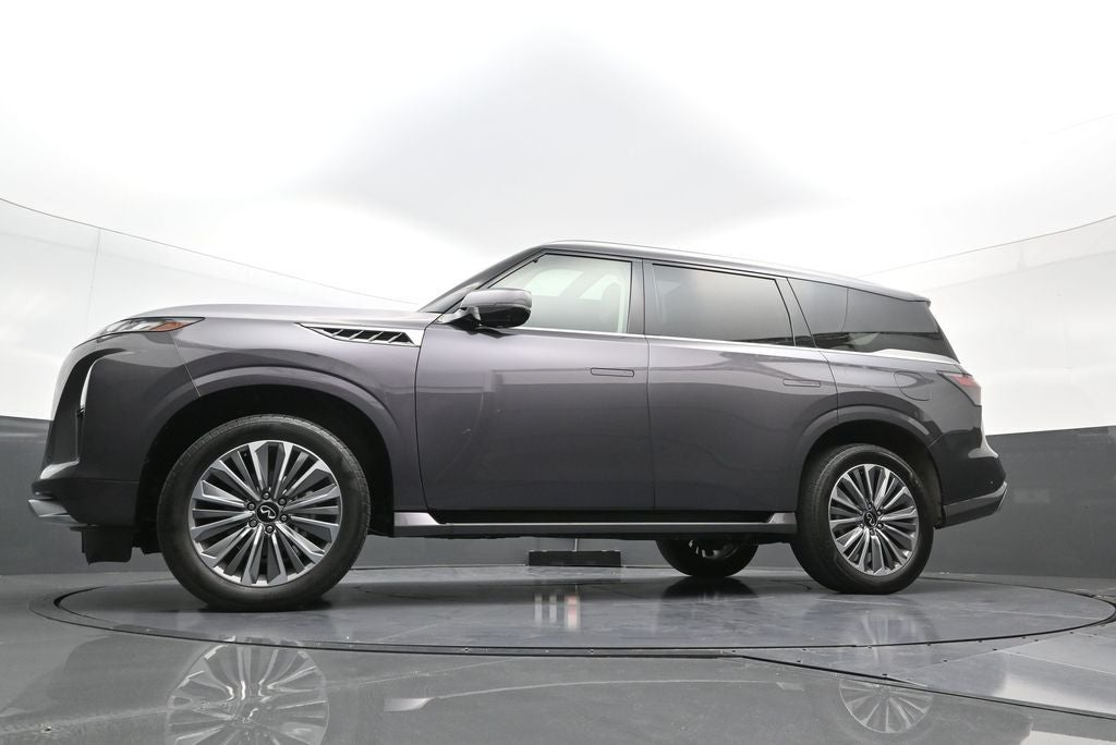 2025 INFINITI QX80 LUXE