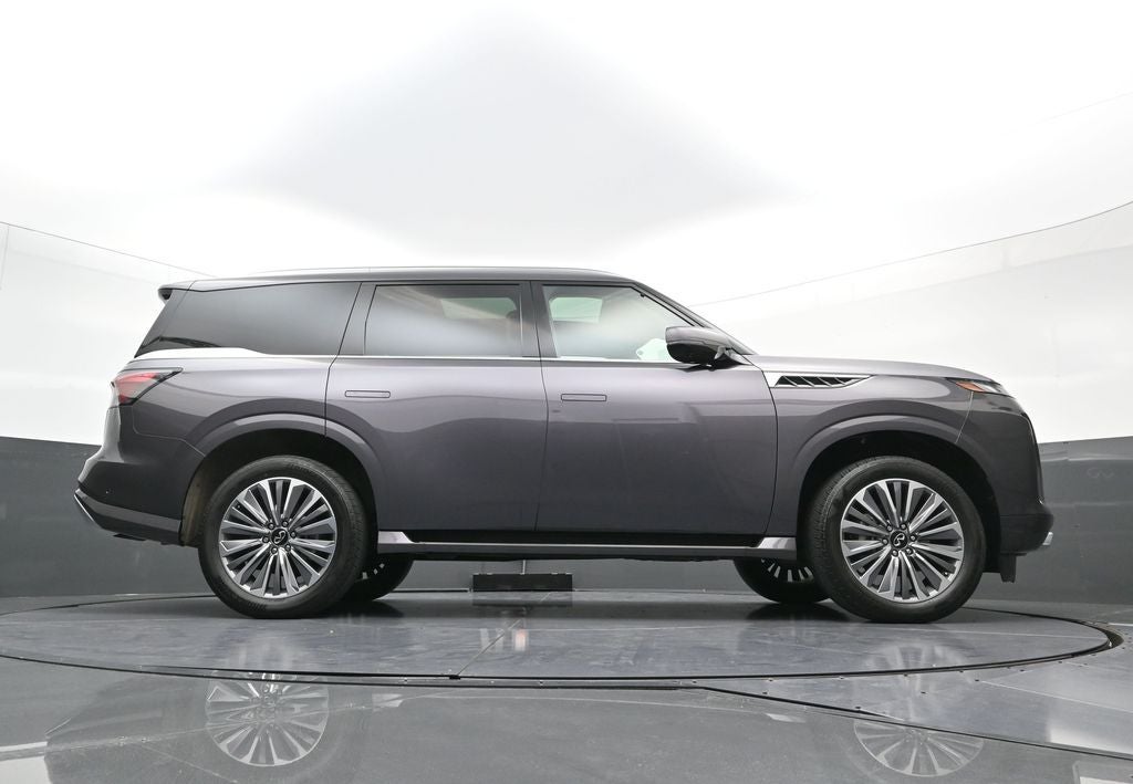 2025 INFINITI QX80 LUXE