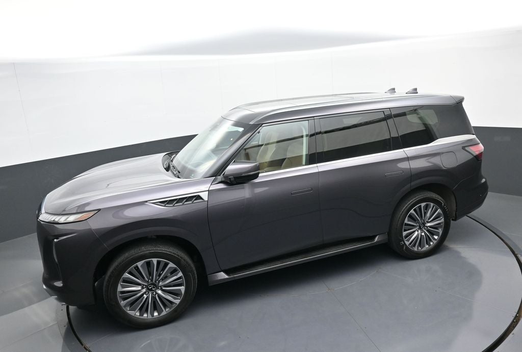 2025 INFINITI QX80 LUXE
