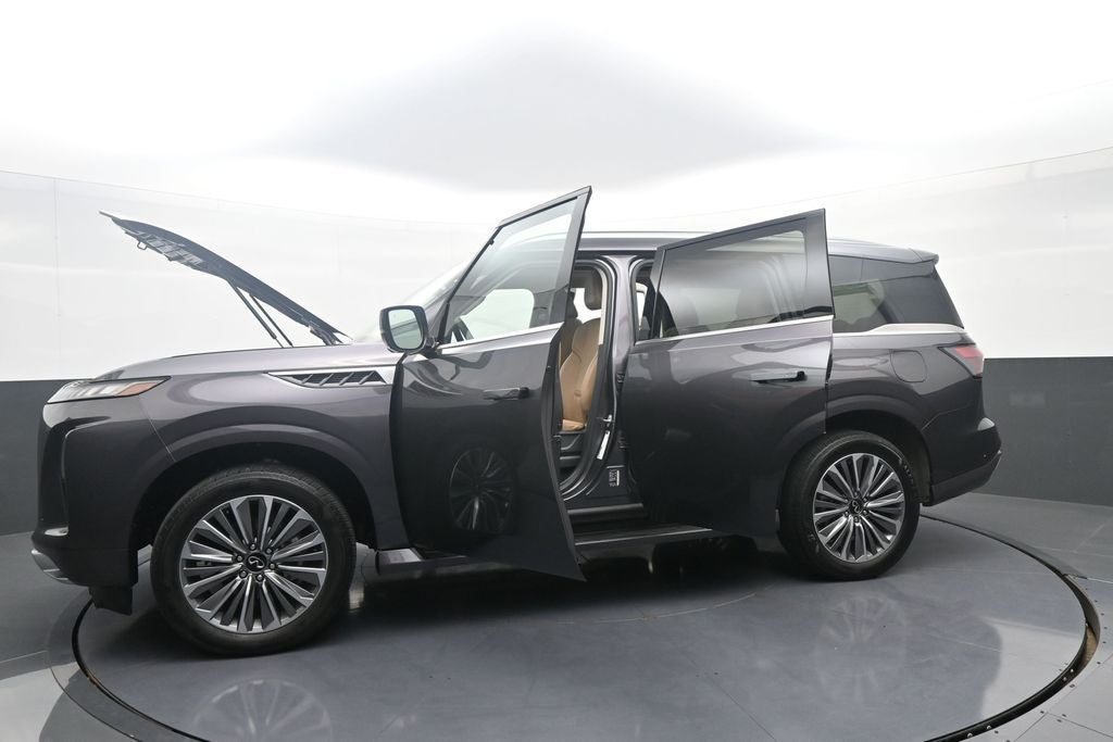 2025 INFINITI QX80 LUXE