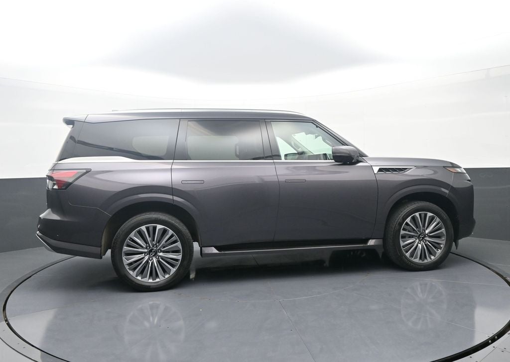 2025 INFINITI QX80 LUXE