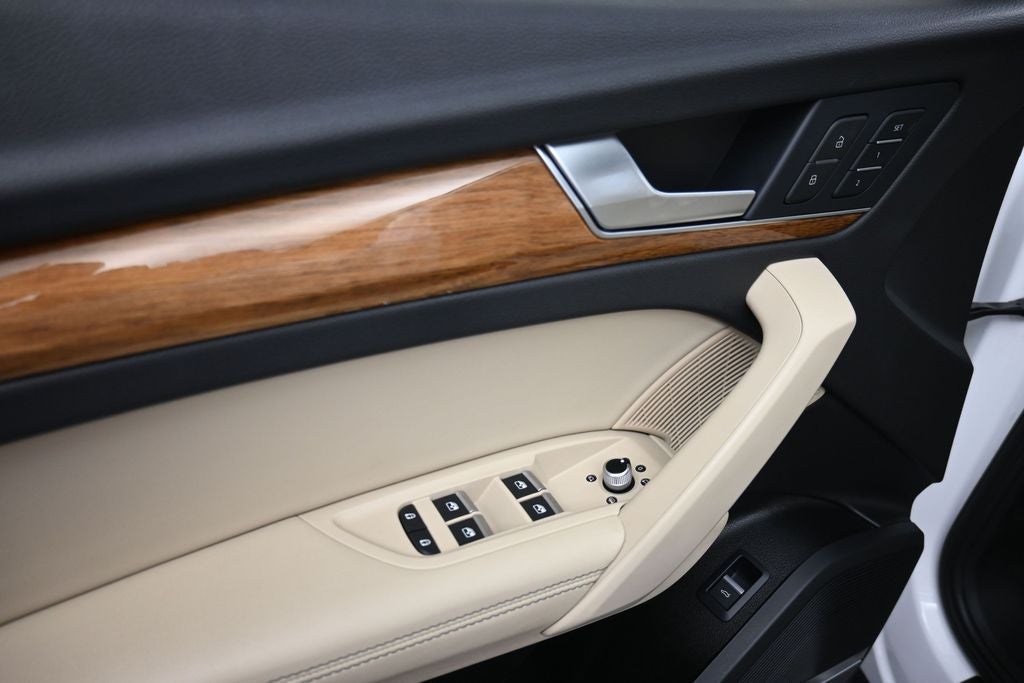 2022 Audi Q5 S line Premium Plus