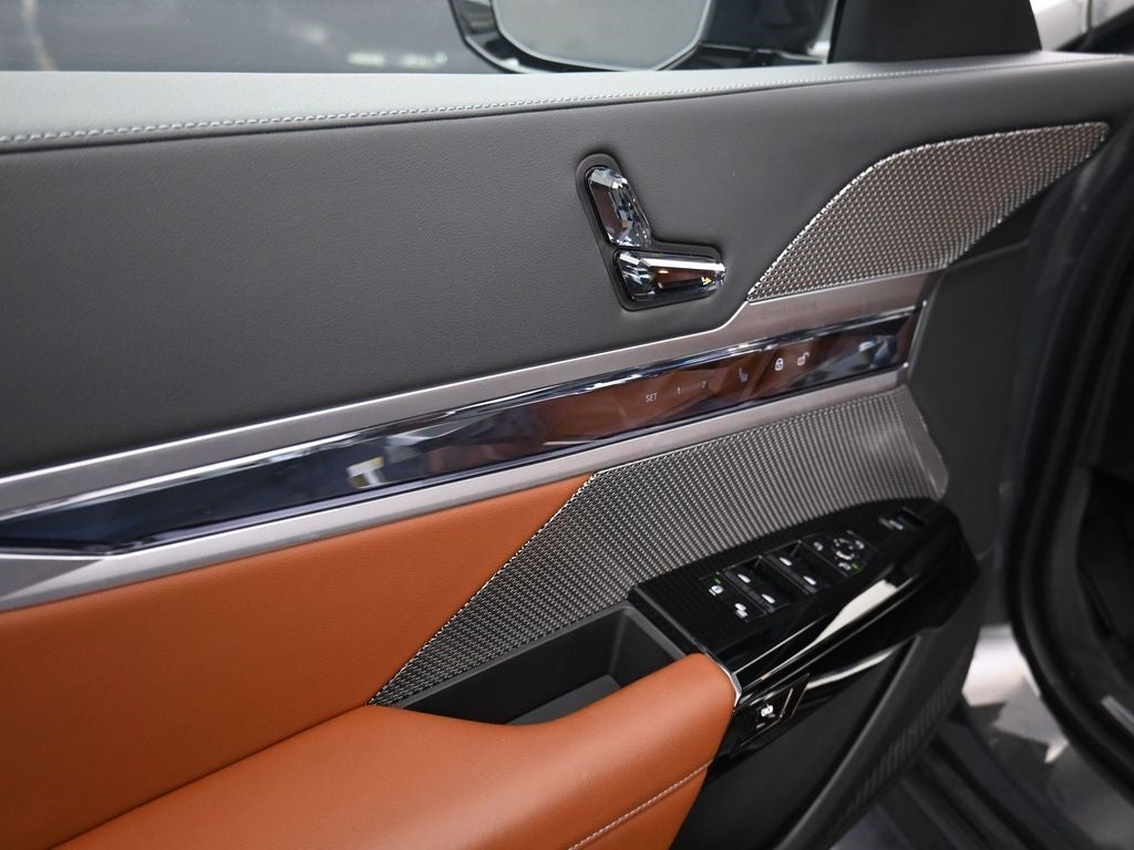 2023 BMW 7 Series 760i xDrive